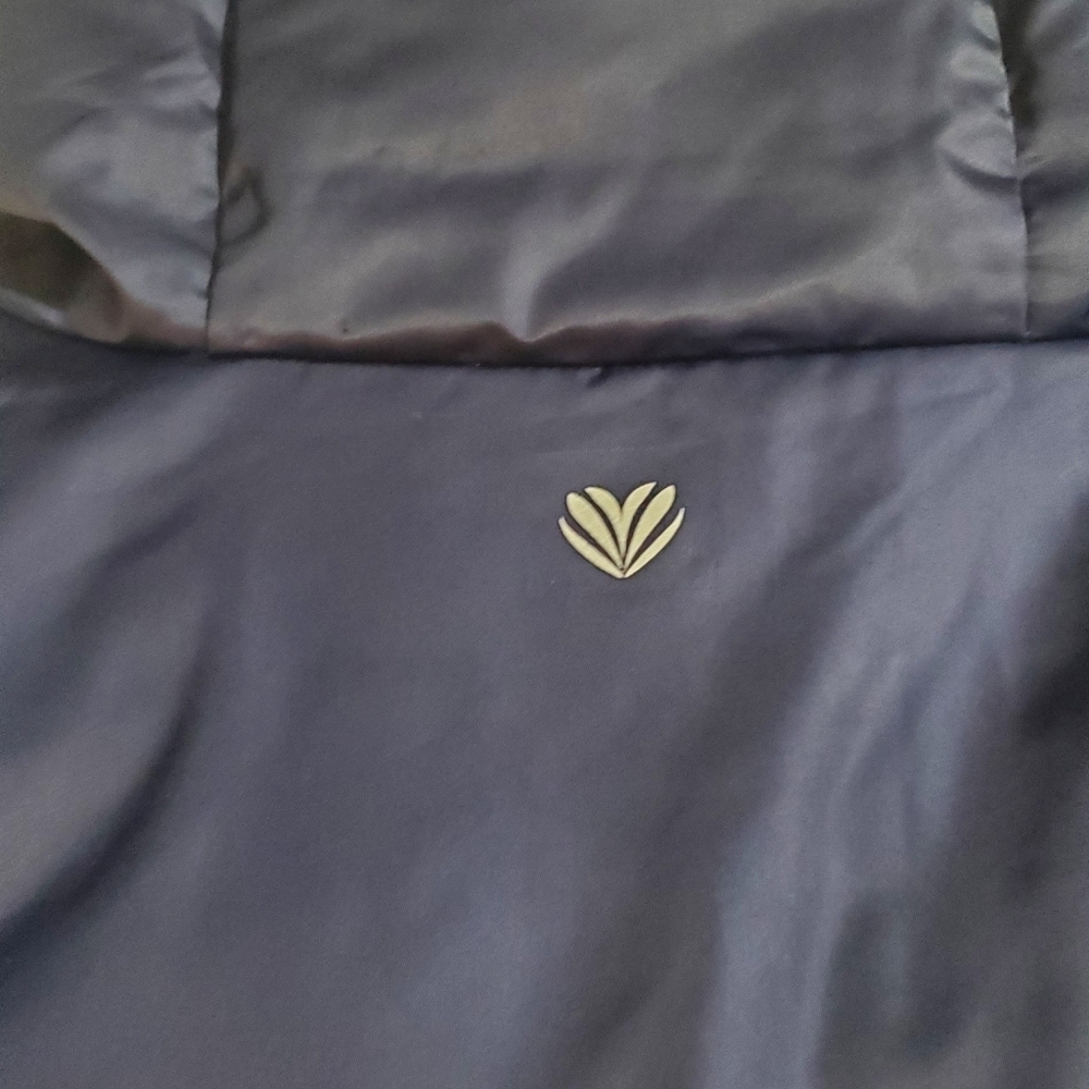 Forever 21  Navy Puffer Jacket With Hood. Front Pockets. SZ M NWOT - Picture 5 of 5